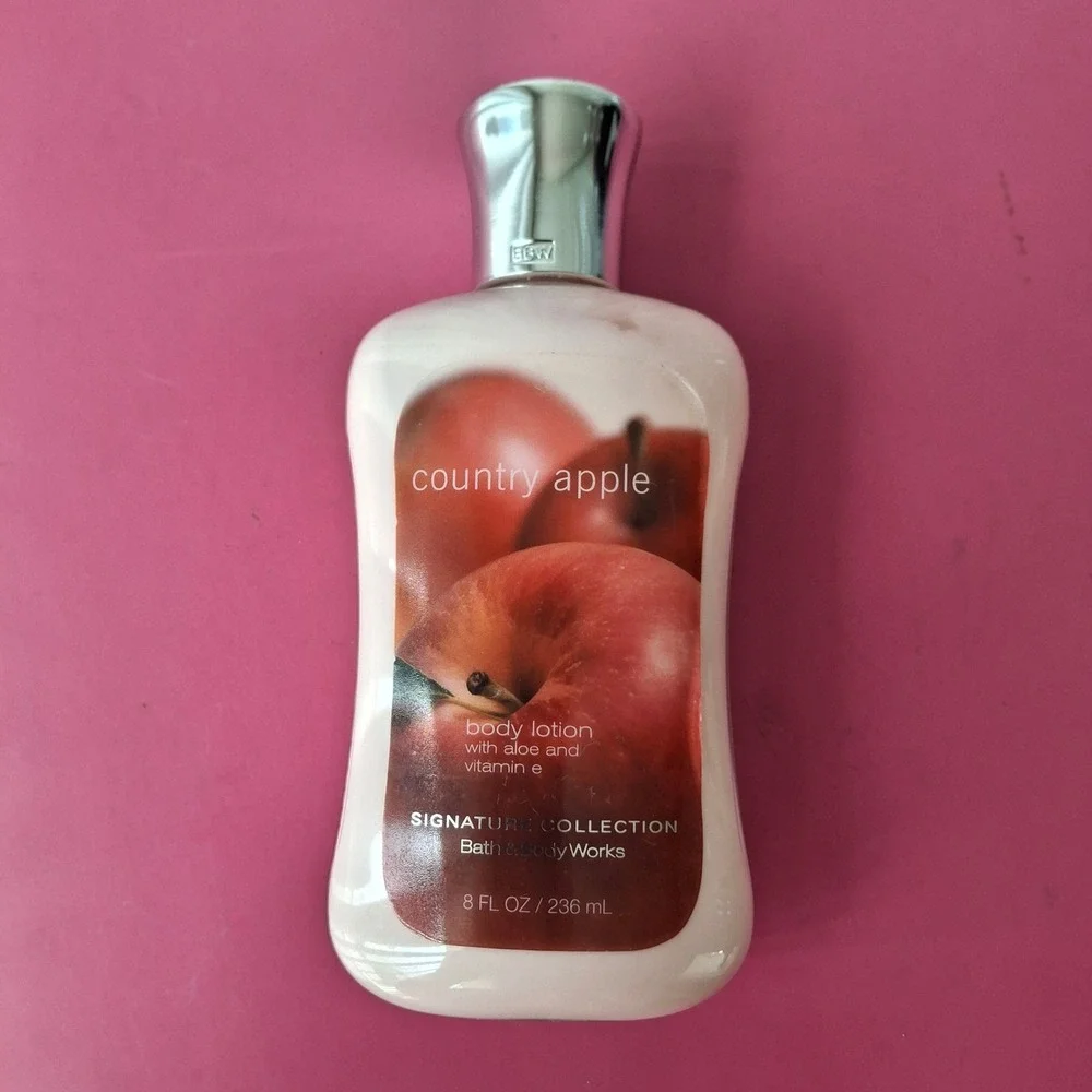 Bath & Body Works Pleasures COUNTRY APPLE Body Lotion 8 fl oz Retired